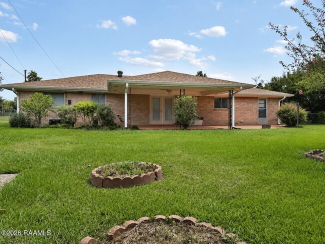 Building Photo - 208 Mayard Dr