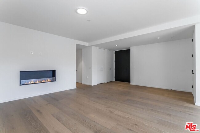 Building Photo - 1618 Hilts Ave