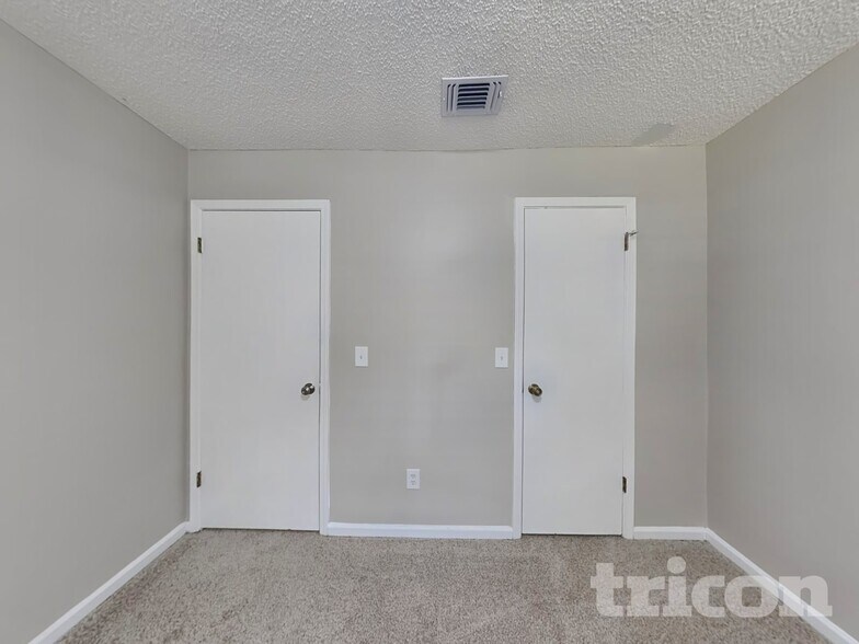 Building Photo - 3121 Southwell Ct
