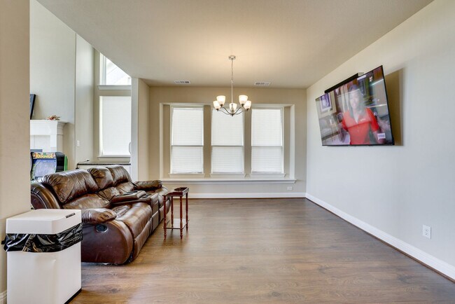 Building Photo - 12718 Mdw Gln Trl