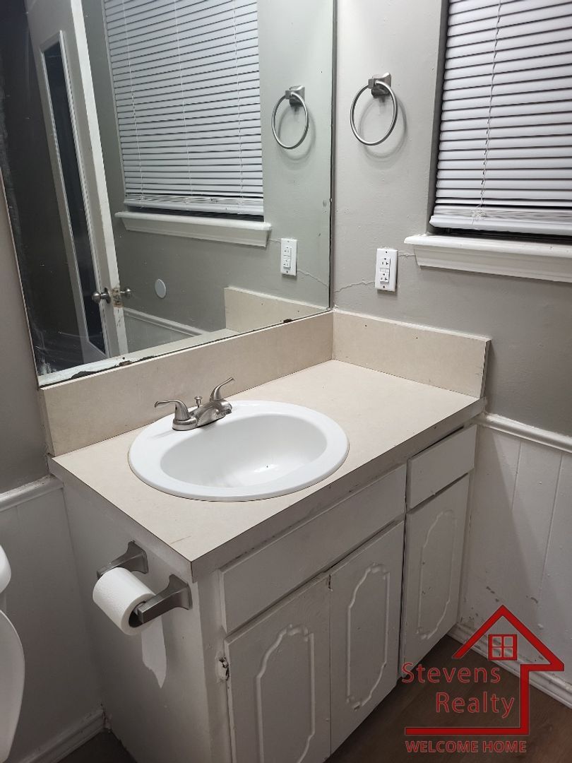 Building Photo - 1217 SW Wisconsin Ave