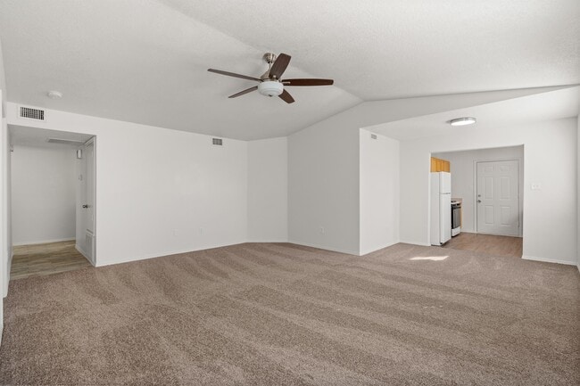 Building Photo - 11040 Vistazo Pl SE