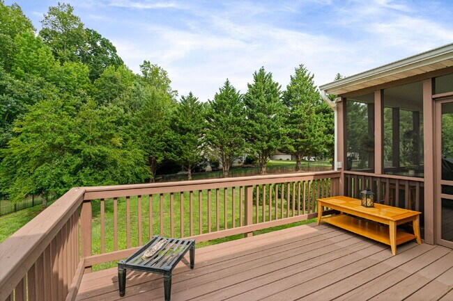 Building Photo - ***Amazing opportunity to rent this beauti...