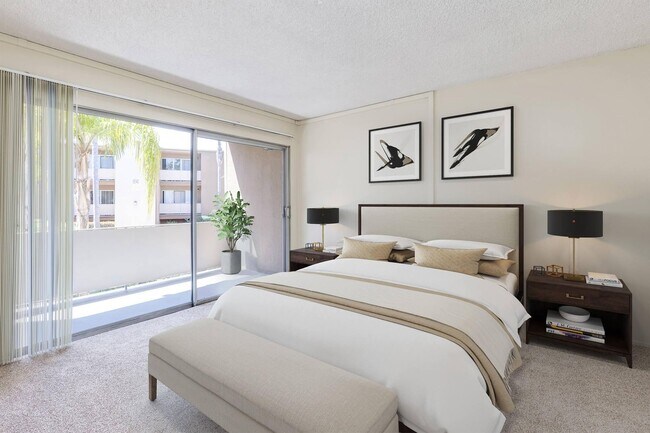 Building Photo - Dorchester Apartments | Spacious 1 & 2 Bedroom Apartments Near SDSU