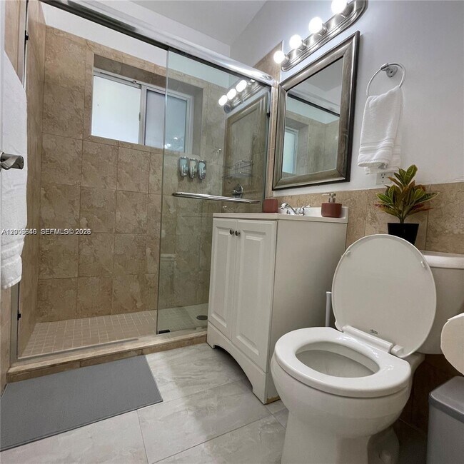 Building Photo - 1380 SW 11th St