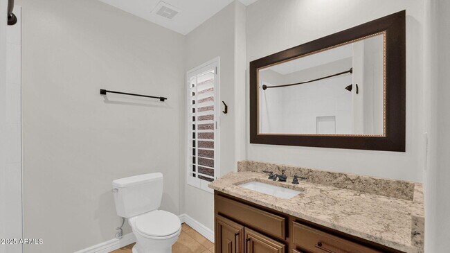 Building Photo - 7500 N Vía Camello Del Sur