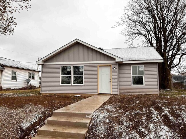 Primary Photo - 1218 N Apperson Way
