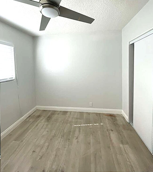 Building Photo - 1333 E 47th St