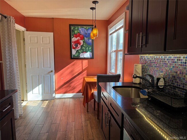 Building Photo - 26 Parkside Dr