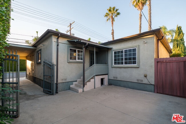 Building Photo - 4356 Kingswell Ave