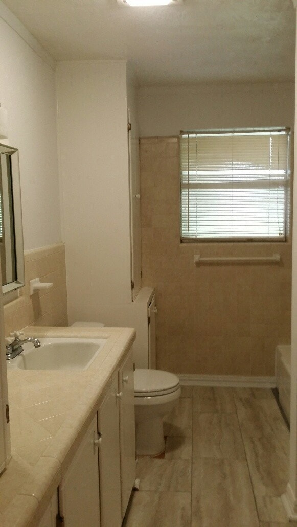 Building Photo - 385 Berry Rd