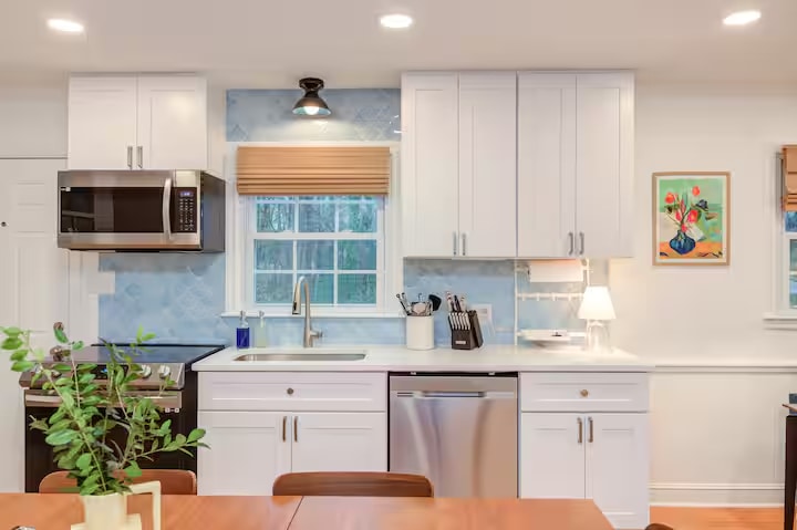 Building Photo - 107 S Wyrick St