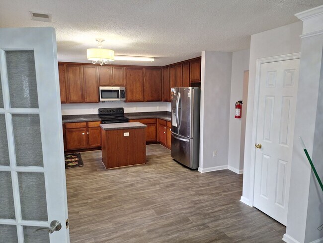 Building Photo - Wonderful Four Bedroom Home Located in Nor...