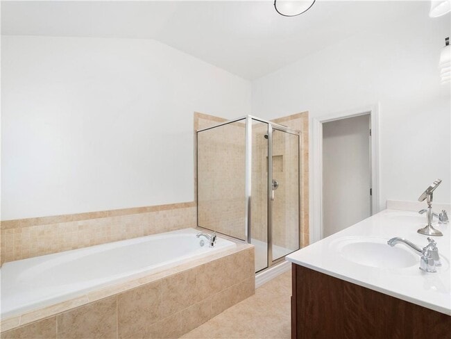 Building Photo - 3154 Chestnut Woods Dr