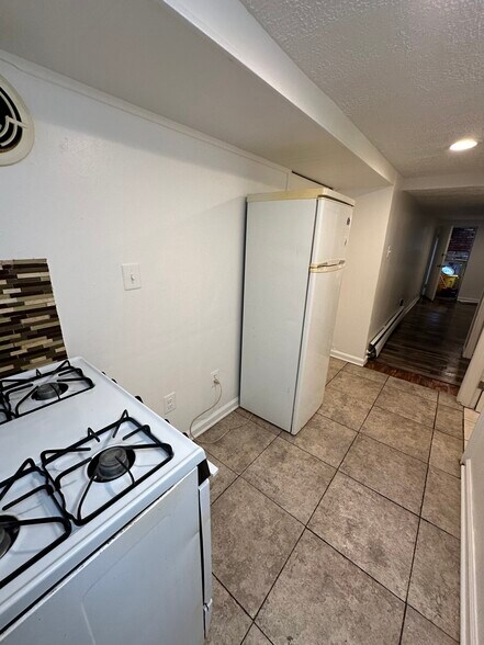 Building Photo - 4833 Belair Rd