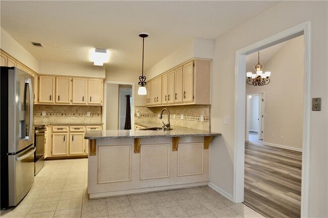 Building Photo - 911 Oakwood Dr