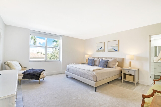 Building Photo - 354 Chilean Ave