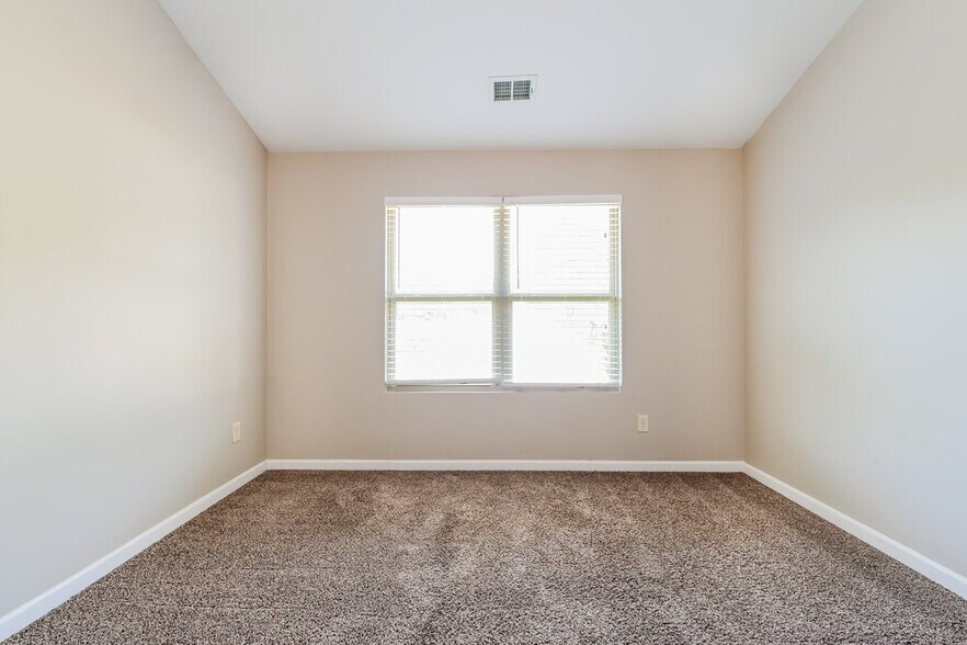 Building Photo - 2127 Juniper Ives Ct SE