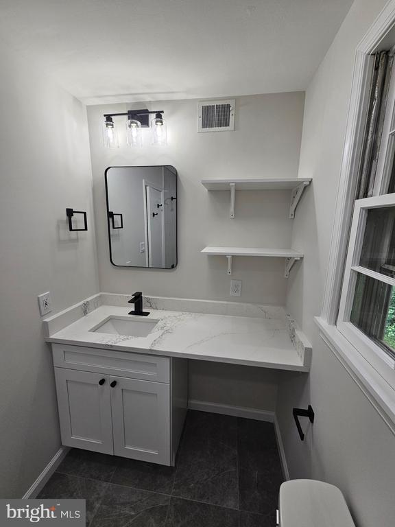 Building Photo - 5205 Pumphrey Dr