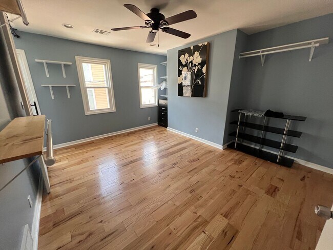 Building Photo - Pittsburgh - 3 Bedroom 1.5 Bathroom