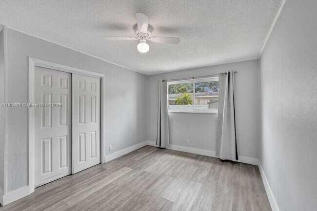 Building Photo - 5031 SW 88th Terrace