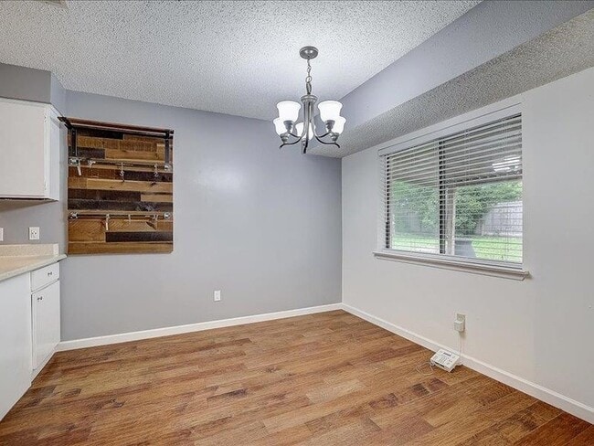 Building Photo - 10906 Meadgreen Ct