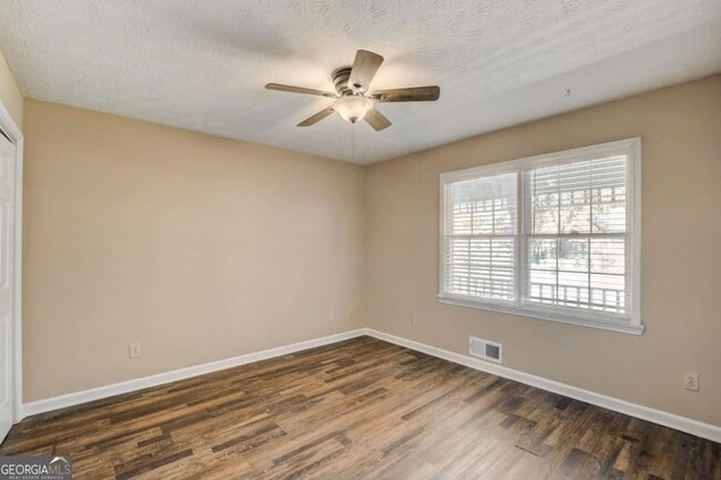 Building Photo - 2160 Skyland Cove Ln SW