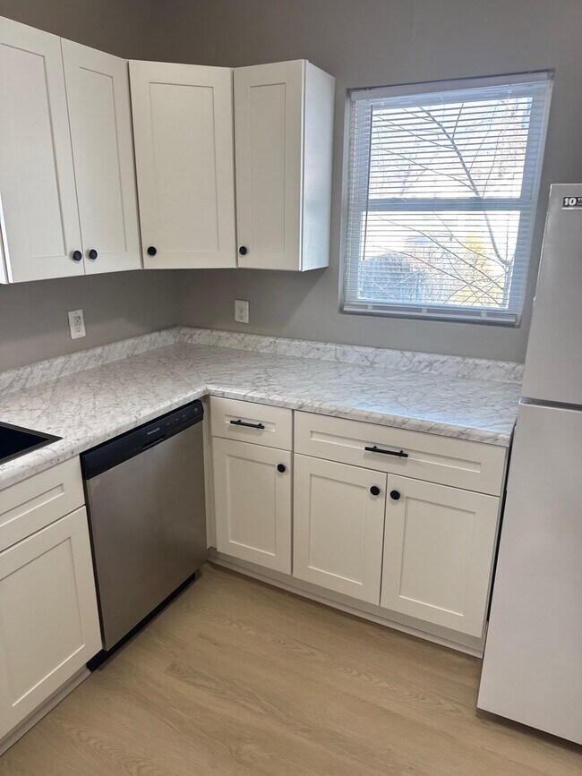 Building Photo - 4156 Cuming St