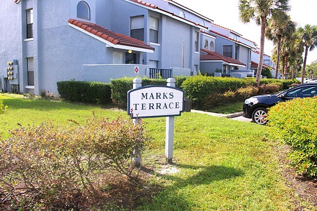 Building Photo - Lovely Condo for rent  ( New Lower Price)