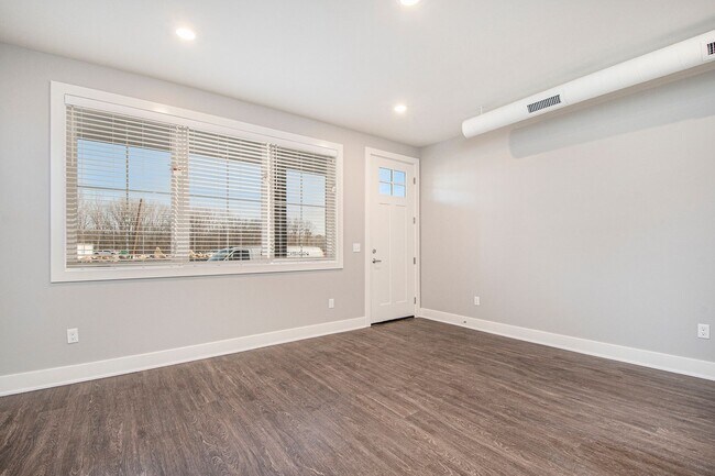 Building Photo - Two Bedroom | Two Bath in Ada, MI
