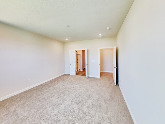 Building Photo - 8842 Faulkner Dr