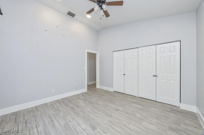 Building Photo - 6161 Waxmyrtle Way