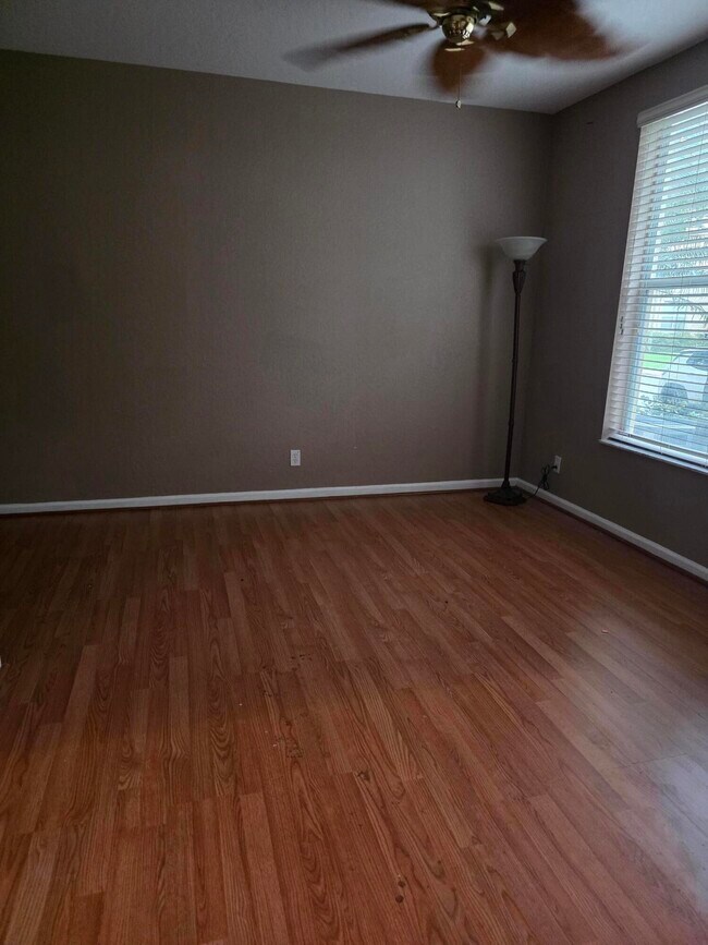 Building Photo - 2866 S Oasis Dr
