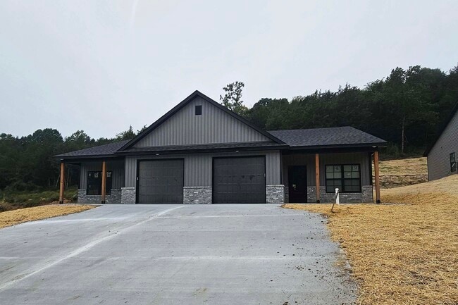 Building Photo - 1399 Autumn Ridge Dr