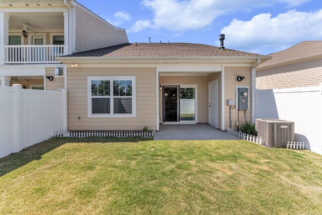 Building Photo - Elegant 3 Bed / 2.5 Bath Luxury Townhome + Bonus Room in Indigo Pointe with Main-Level Primary Su...