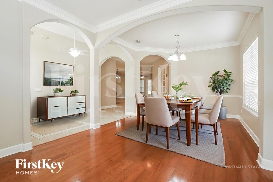 Building Photo - 1656 Fairway Ridge Dr