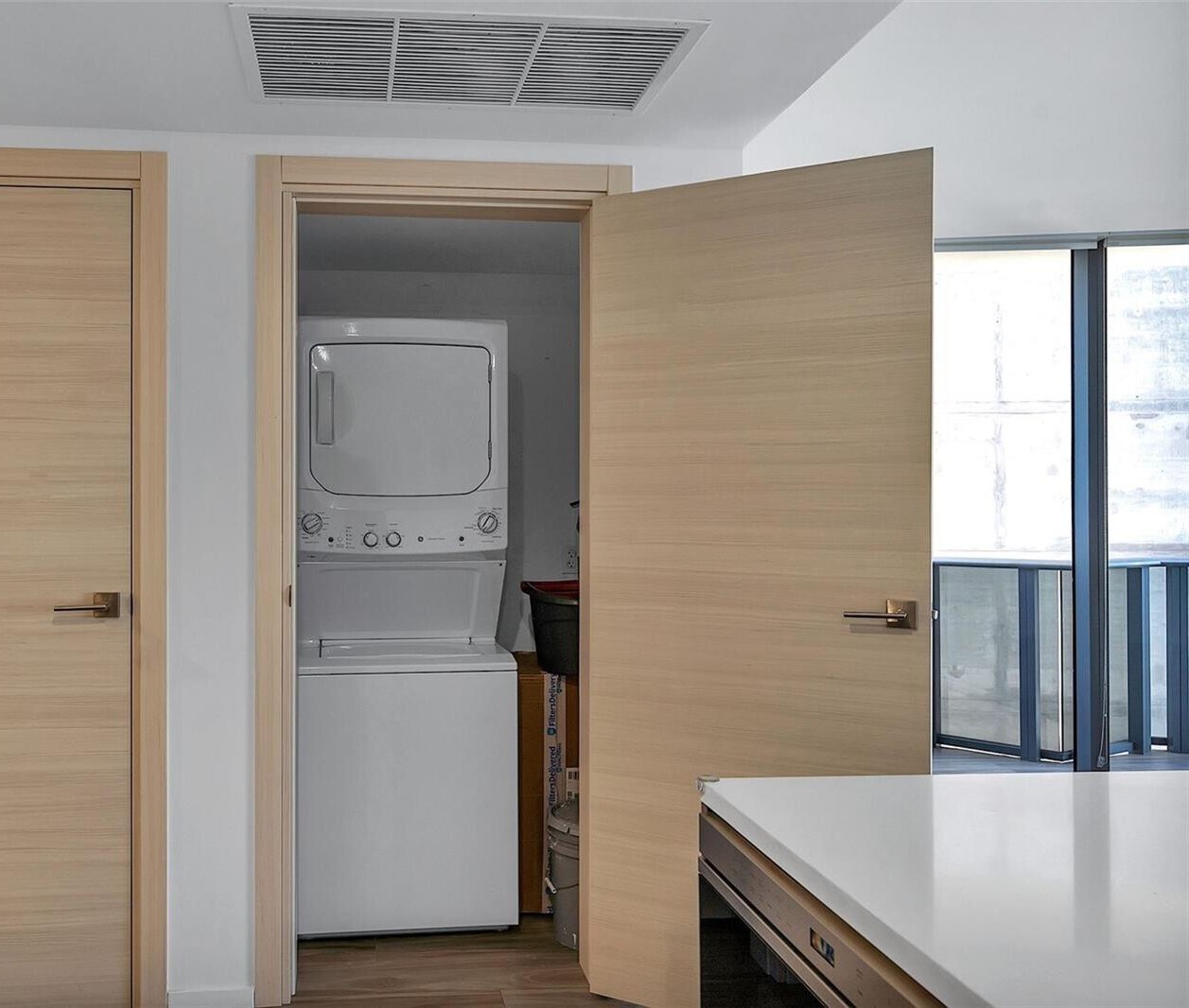 Building Photo - 801 S Miami Ave