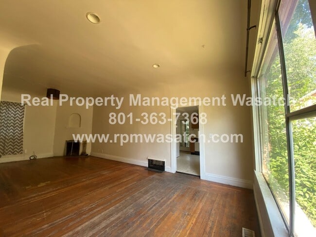 Building Photo - Charming 2 Bedroom 1 Bath House!