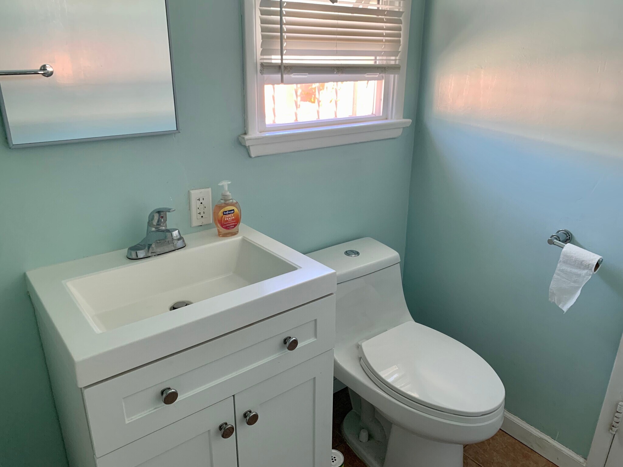 Bathroom - 3311 W 78th St