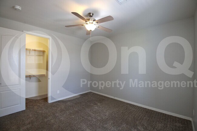 Building Photo - 4167 E Glacier Pl