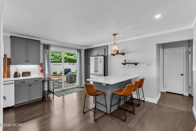 Building Photo - 10 Woodland Terrace