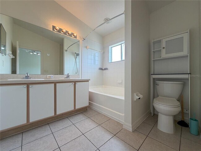 Building Photo - 6244 Olivedale Dr