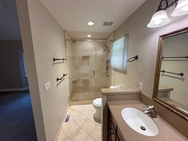 Building Photo - Elegant & Spacious 3BD Home | Pool Access,...
