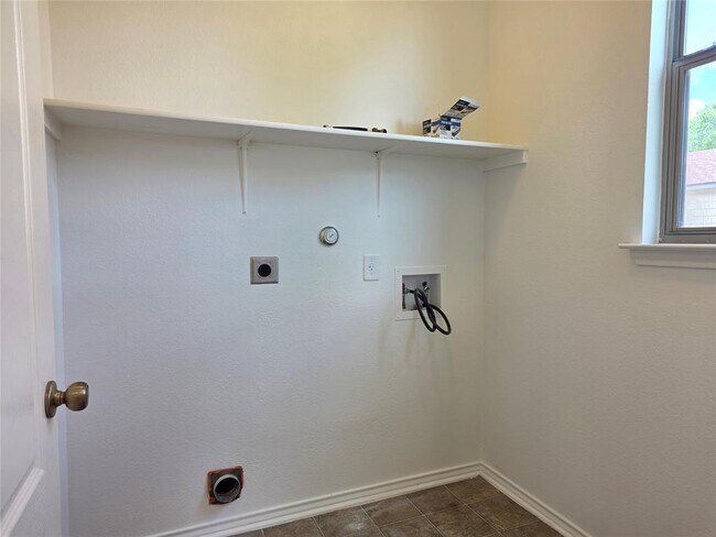 Building Photo - 160 Mistletoe Ln
