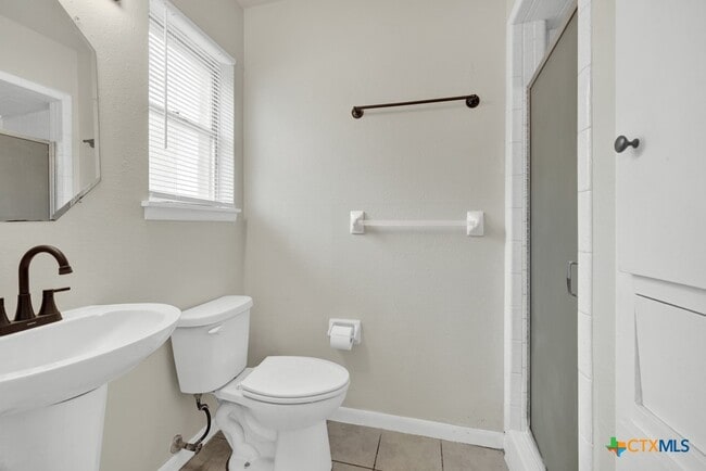 Building Photo - 334 Craddock Ave