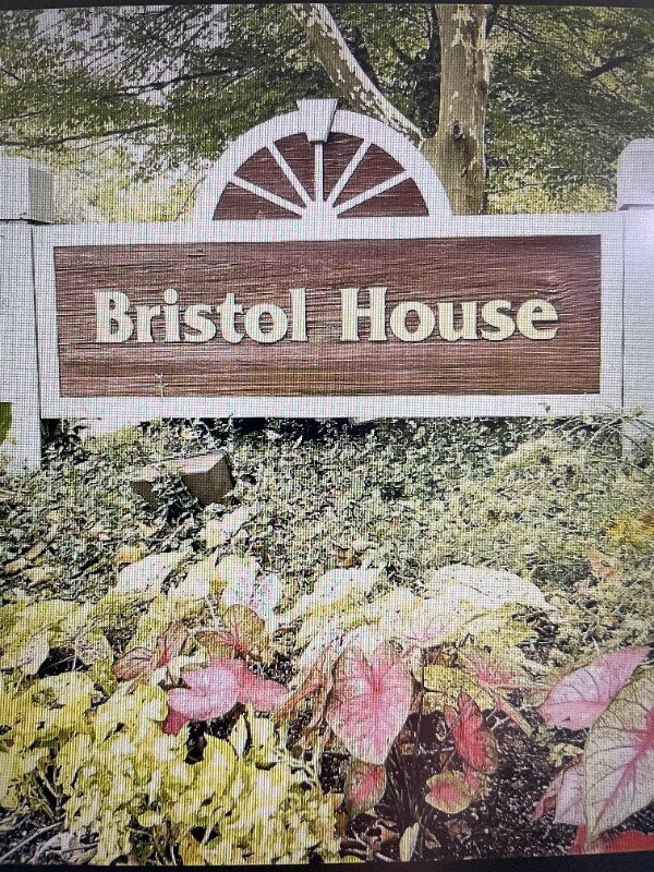 Building Photo - 2224 Springwood Dr