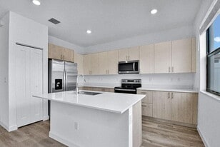Building Photo - 702 Stellar Ct