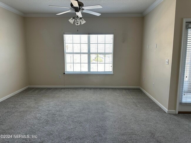 Building Photo - 9740 Summer Grove Way W