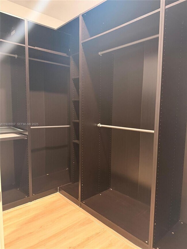 Building Photo - 711 SW 11th St