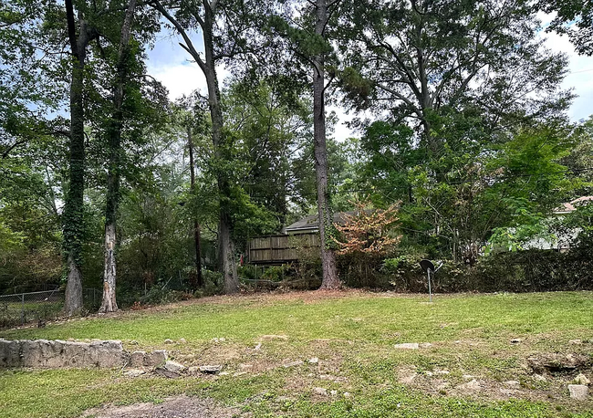 Building Photo - 4840 Sheridan Dr